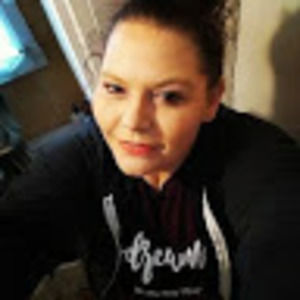 Meet your Posher, Lora